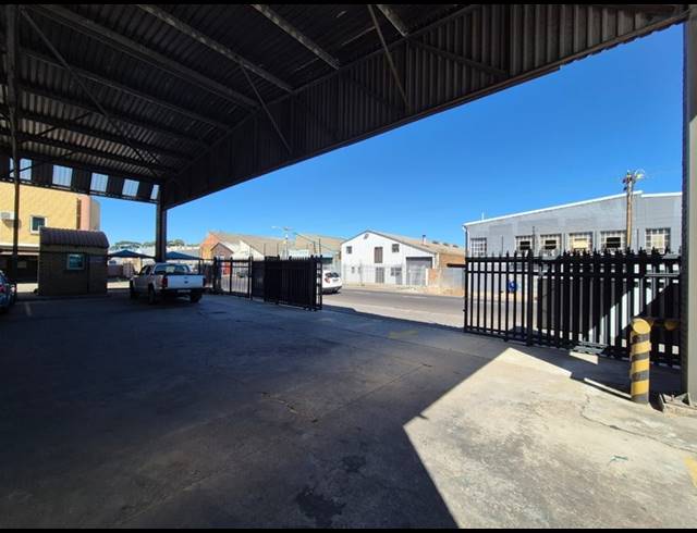 2,200M² WAREHOUSE FOR SALE IN BEACONVALE